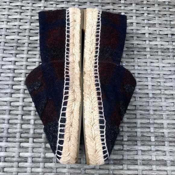 CHANEL Gray, Red and Navy Plaid Espadrilles BNWOB - Picture 5 of 8
